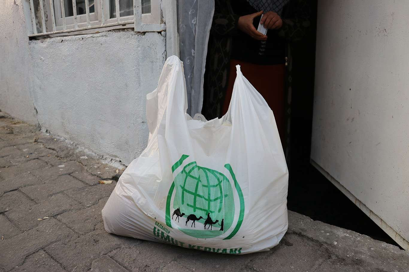 Gaziantep Umut Kervanı ihtiyaç sahibi ailelere gıda yardımında bulundu